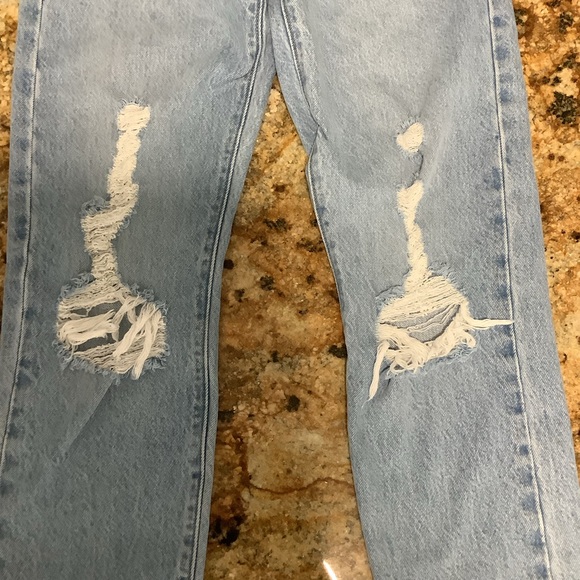 LEVI’s Women’s Distressed Wedgie Jeans Size 27 - Picture 7 of 9